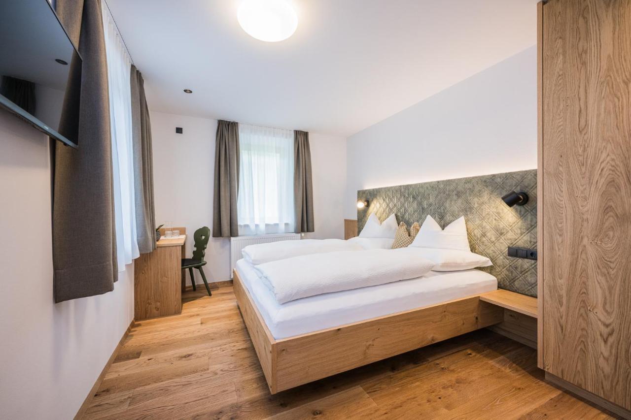 Gasthof Albergo Dolomiten Braies  Esterno foto