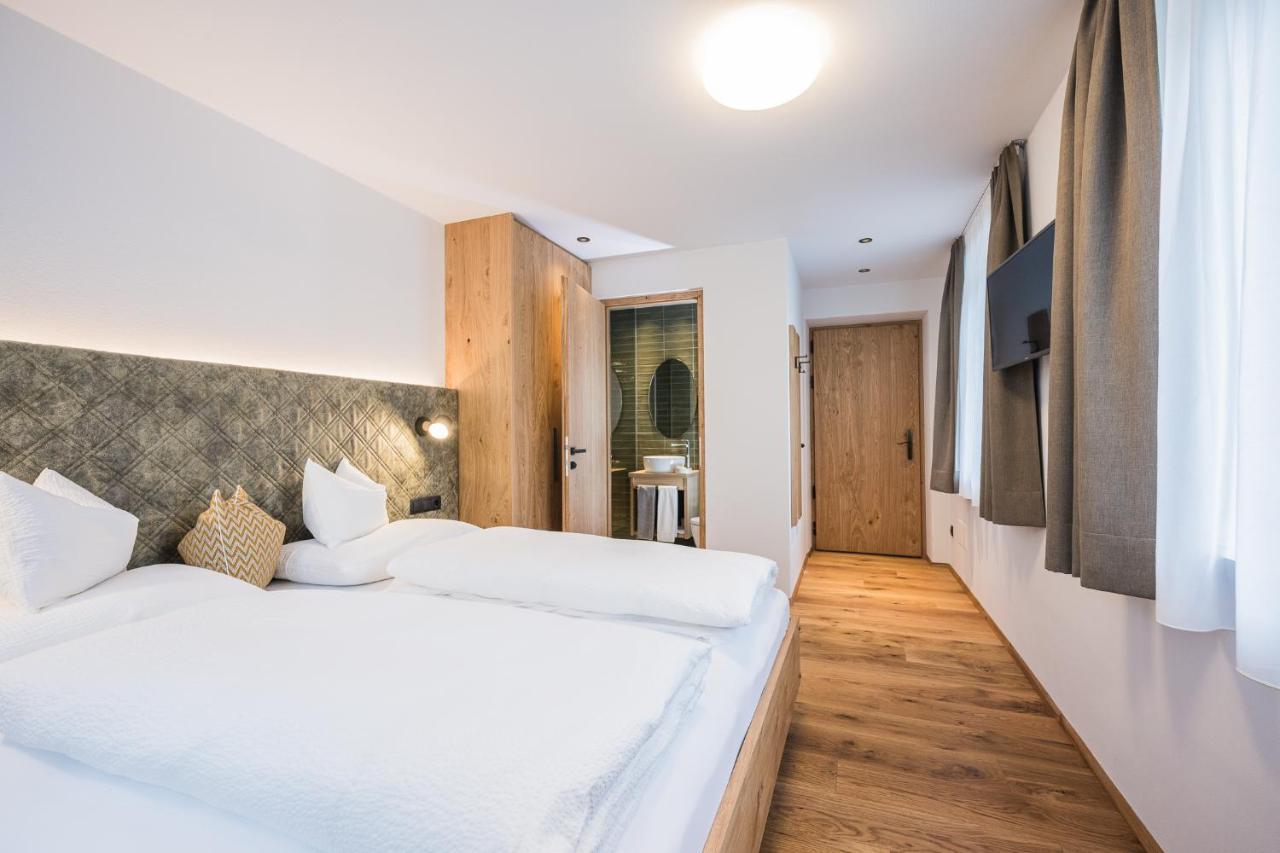 Gasthof Albergo Dolomiten Braies  Esterno foto