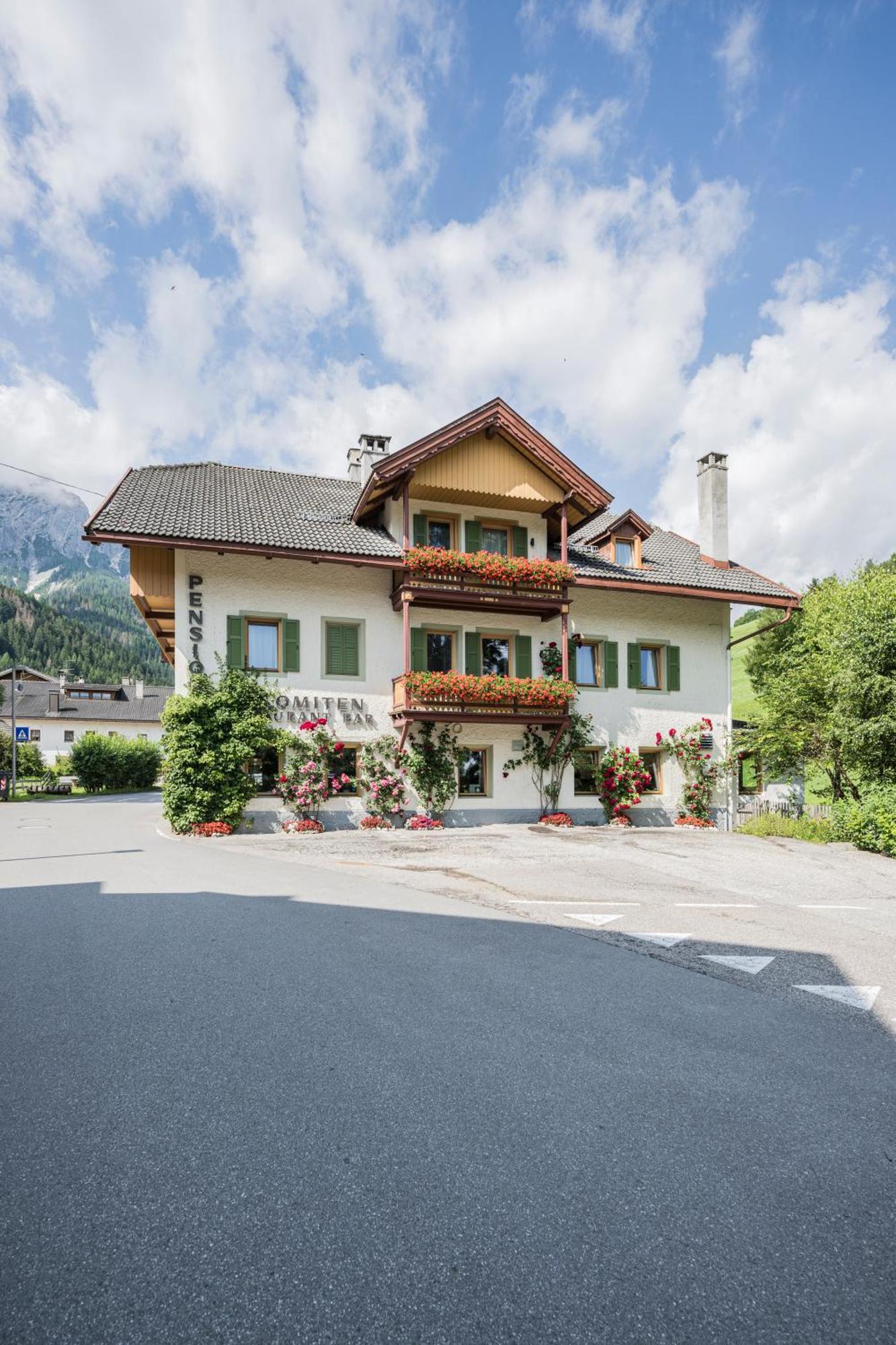 Gasthof Albergo Dolomiten Braies  Esterno foto