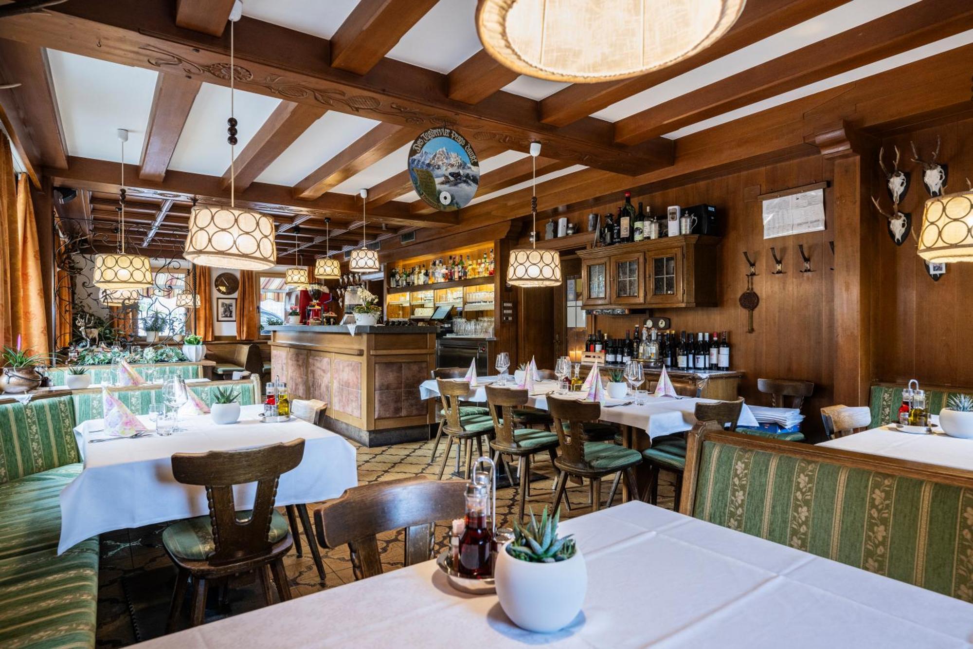 Gasthof Albergo Dolomiten Braies  Esterno foto