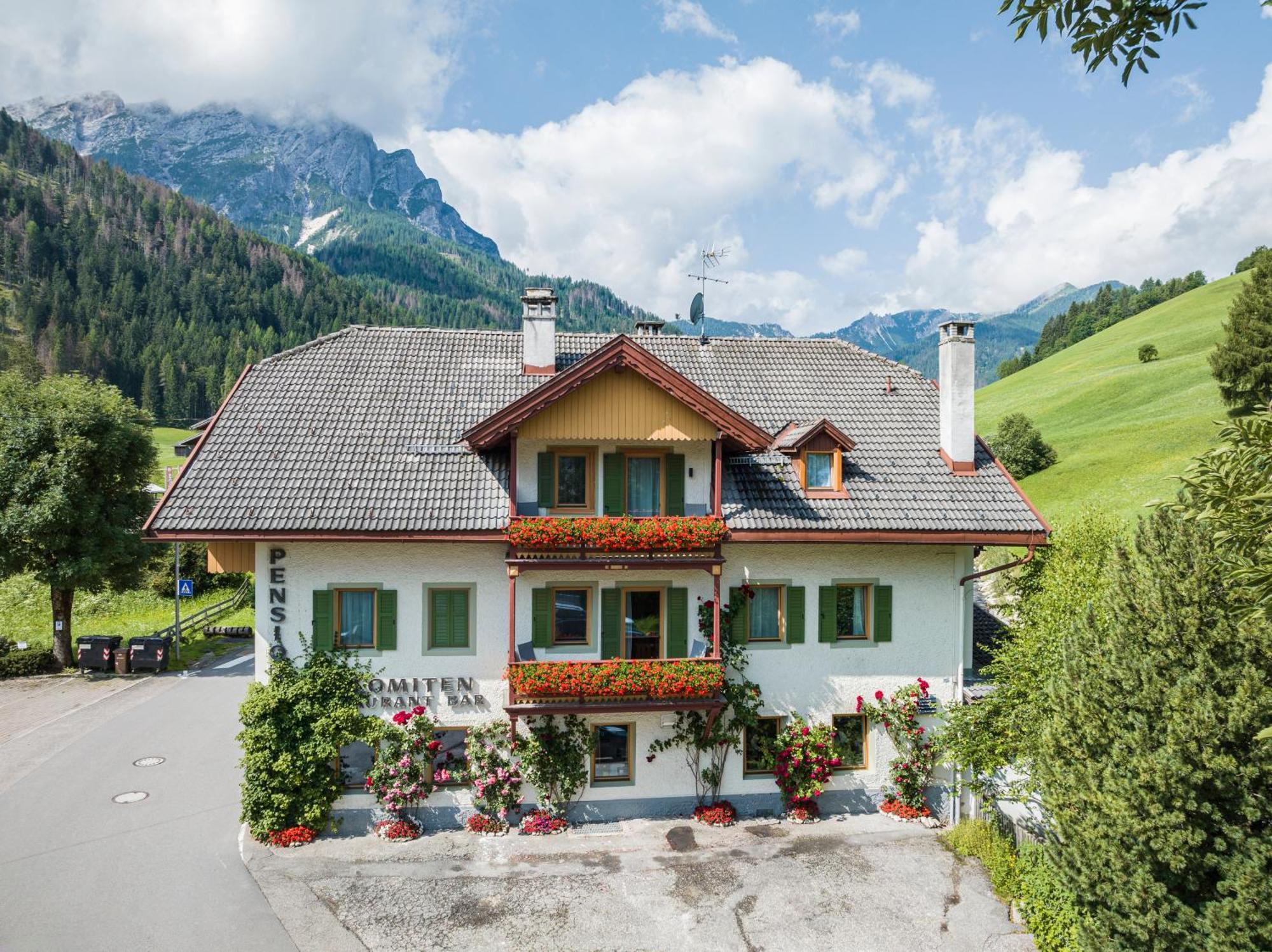Gasthof Albergo Dolomiten Braies  Esterno foto