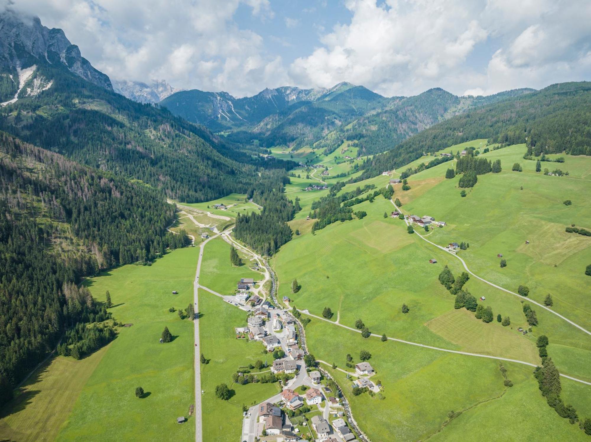 Gasthof Albergo Dolomiten Braies  Esterno foto