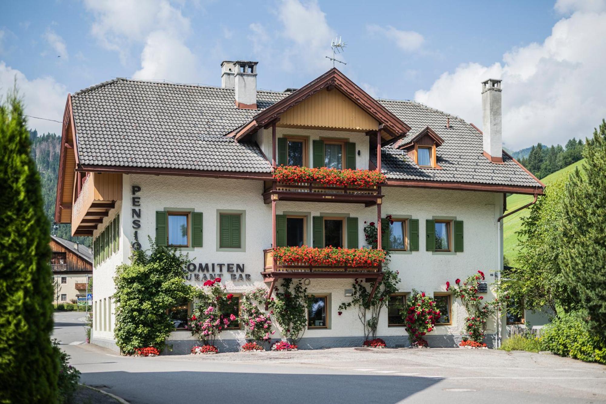 Gasthof Albergo Dolomiten Braies  Esterno foto