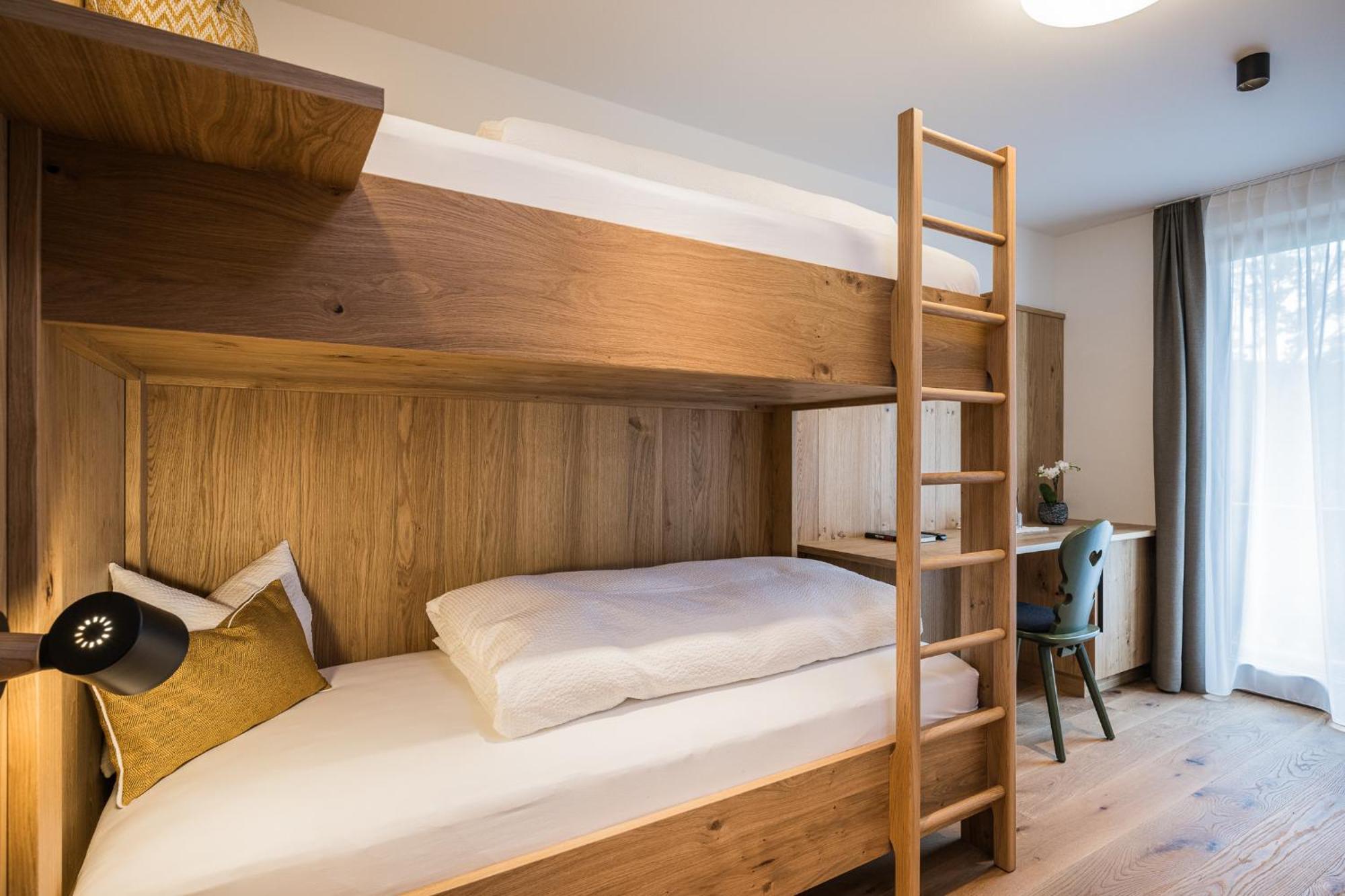 Gasthof Albergo Dolomiten Braies  Esterno foto