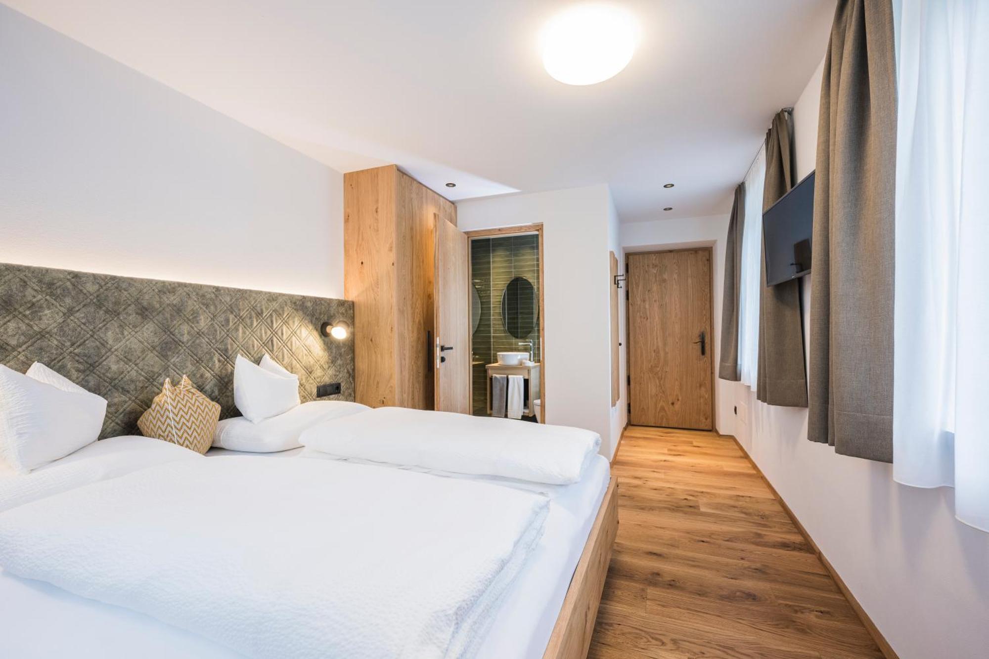 Gasthof Albergo Dolomiten Braies  Esterno foto