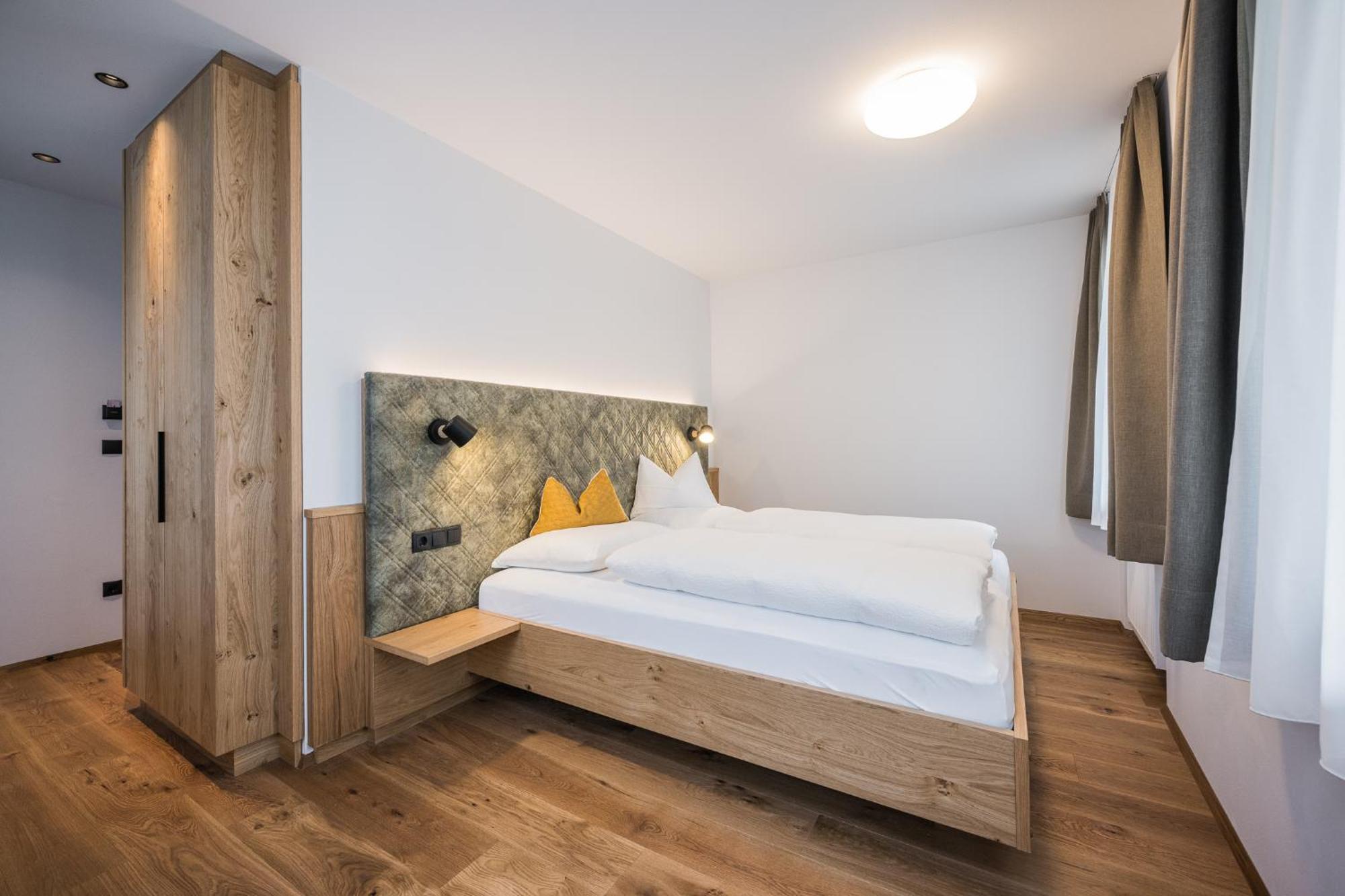 Gasthof Albergo Dolomiten Braies  Esterno foto