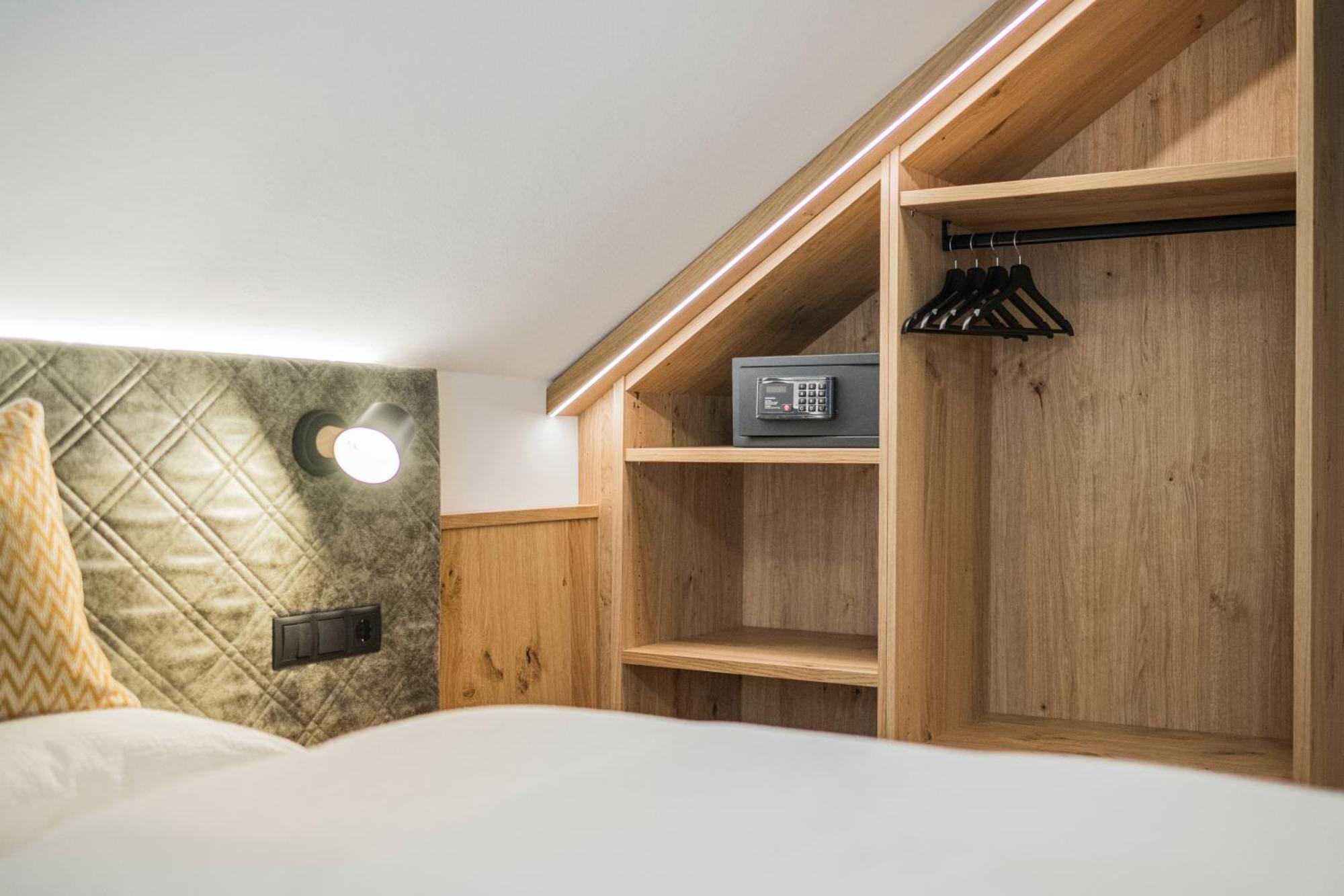 Gasthof Albergo Dolomiten Braies  Esterno foto