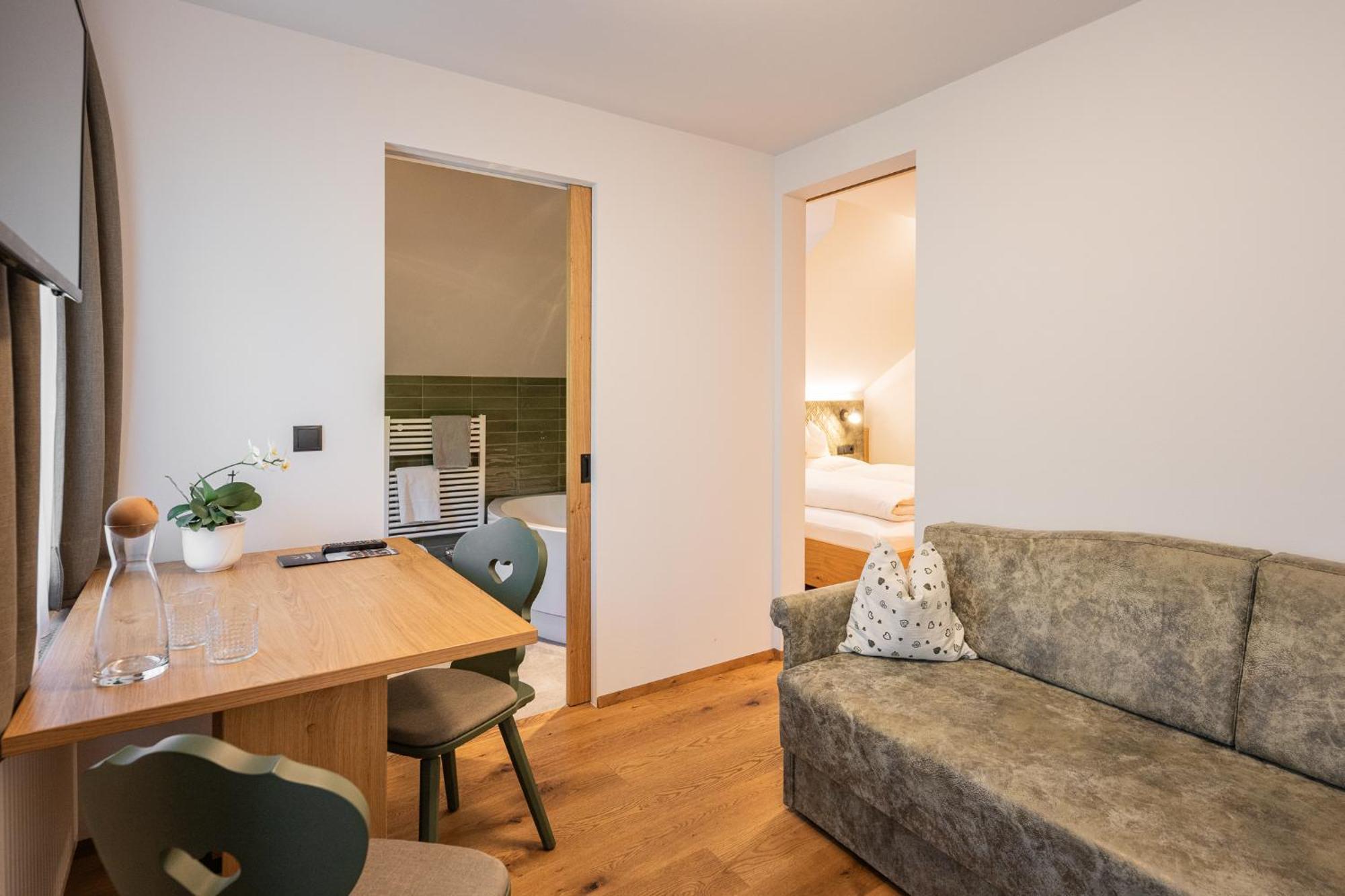 Gasthof Albergo Dolomiten Braies  Esterno foto