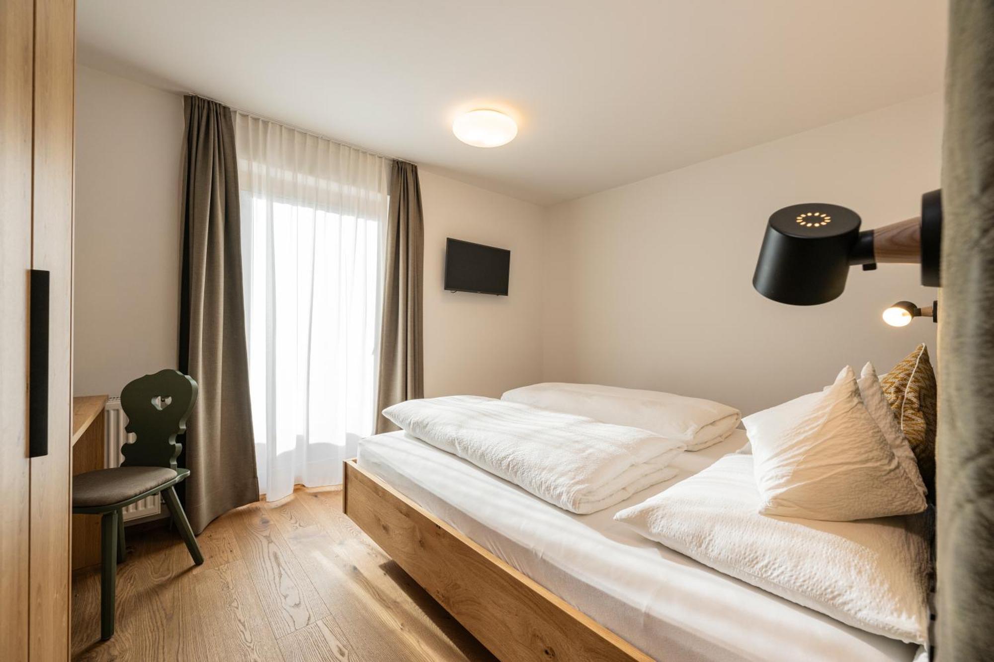 Gasthof Albergo Dolomiten Braies  Esterno foto