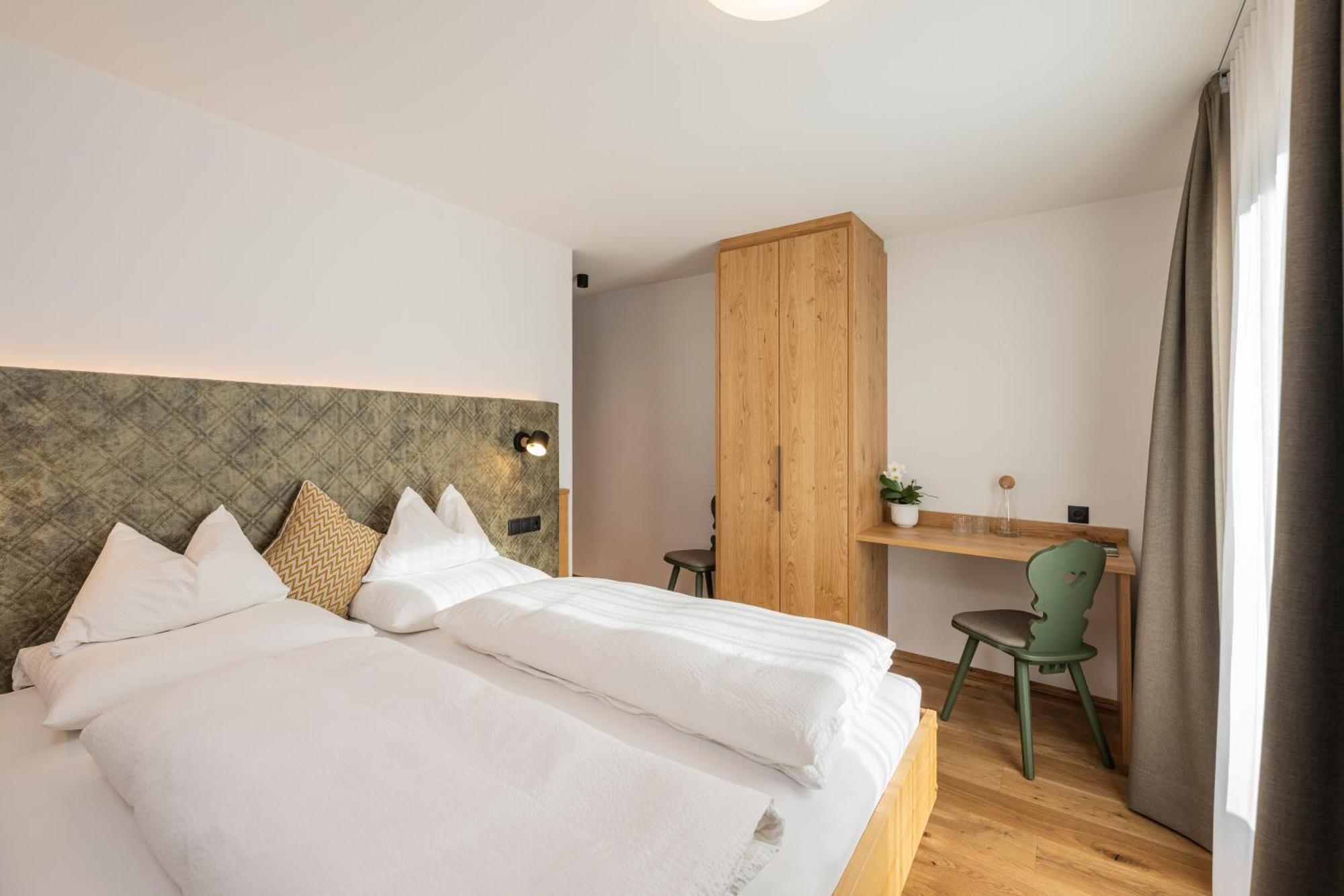 Gasthof Albergo Dolomiten Braies  Esterno foto